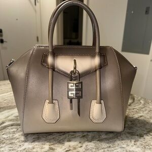 Mini Givenchy Antigona
